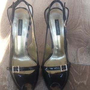Open toe pumps